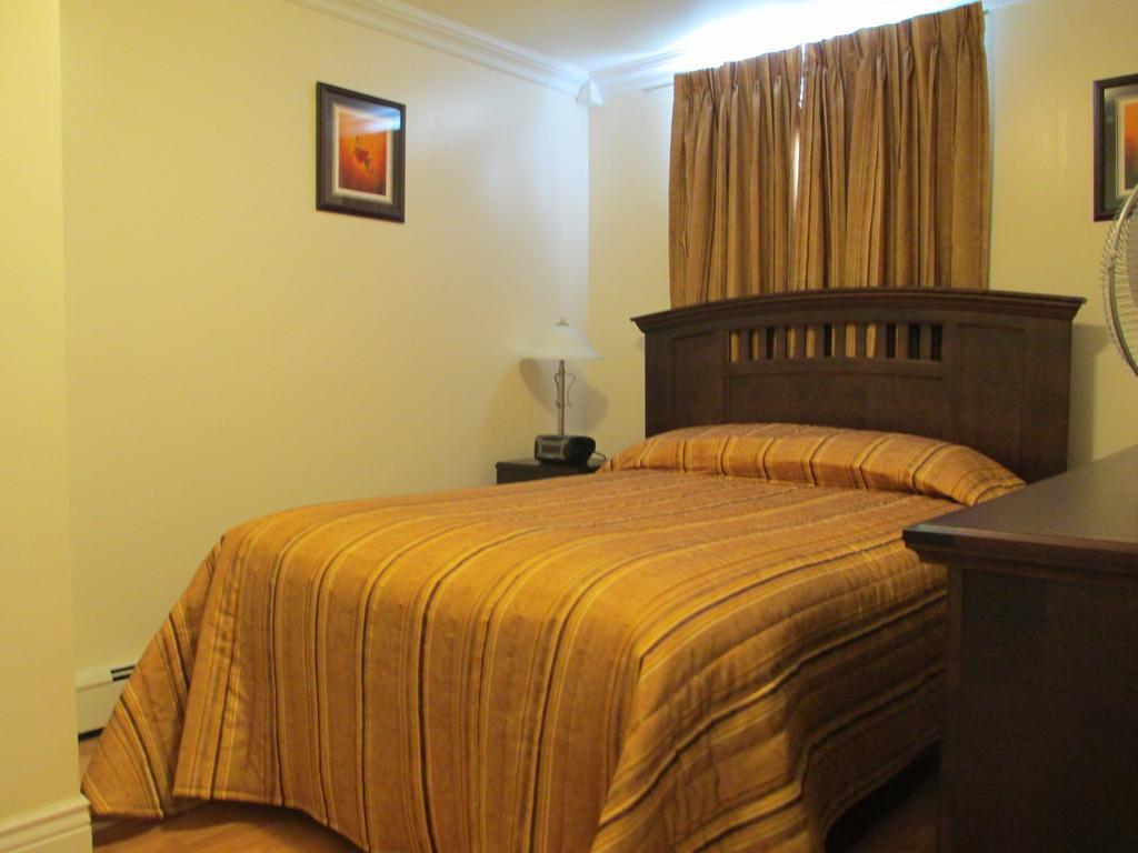 Comerford'S Ocean View Suites Holyrood Szoba fotó