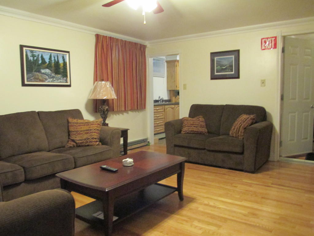 Comerford'S Ocean View Suites Holyrood Szoba fotó