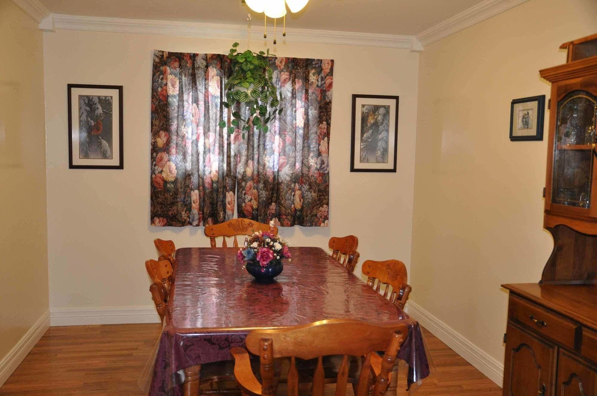 Comerford'S Ocean View Suites Holyrood Kültér fotó