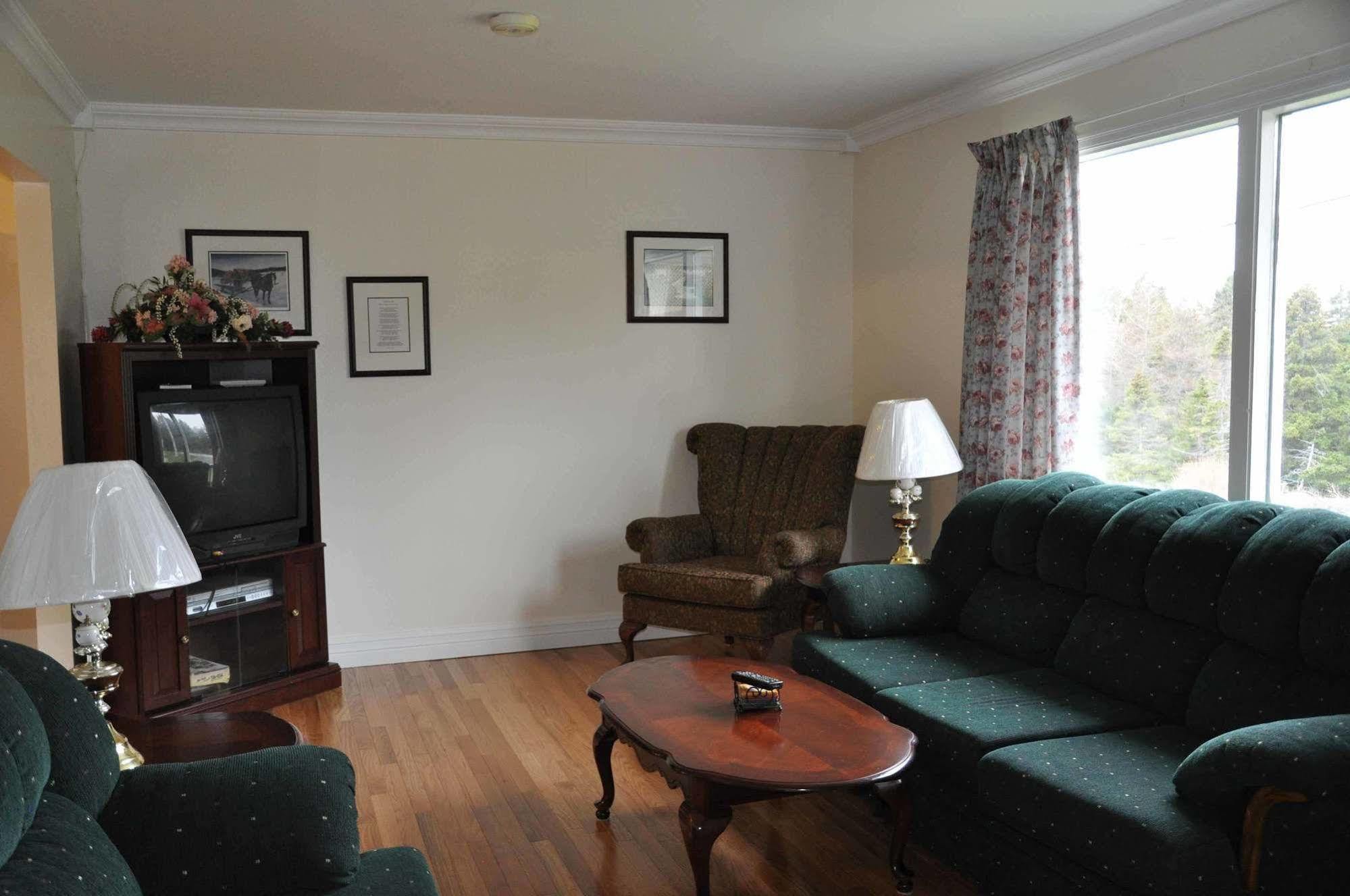 Comerford'S Ocean View Suites Holyrood Kültér fotó